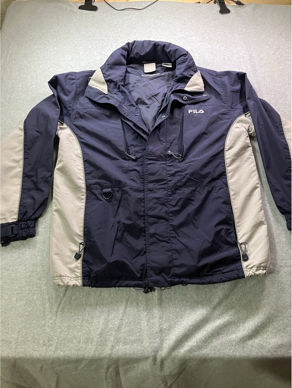 FILA Vintage Mens Jacket Sz M Multiple pockets Hidded hood Cuffed wrists Dbl Zip